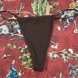 NWT SKIMS thong panty size 3x